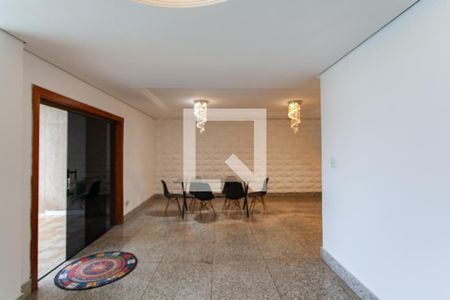 Casa para alugar com 750m², 6 quartos e 8 vagasCozinha