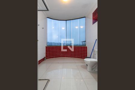 Casa para alugar com 750m², 6 quartos e 8 vagasBanheiro da Suíte 1