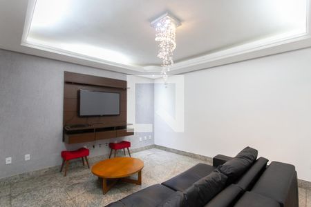 Casa para alugar com 750m², 6 quartos e 8 vagasSala de TV