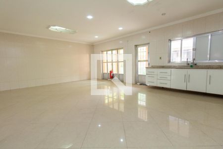 Casa para alugar com 500m², 4 quartos e 10 vagasCozinha