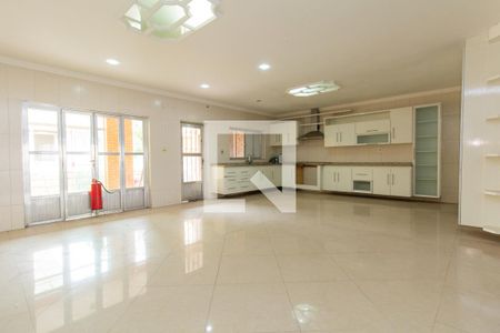 Casa para alugar com 500m², 4 quartos e 10 vagasCozinha