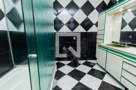 Casa para alugar com 500m², 4 quartos e 10 vagasBanheiro do quarto 4