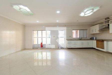 Casa para alugar com 500m², 4 quartos e 10 vagasCozinha