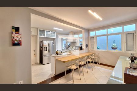 Apartamento à venda com 750m², 4 quartos e 10 vagas Apartamento à venda com 750m², 4 quartos e 10 vagasCozinha