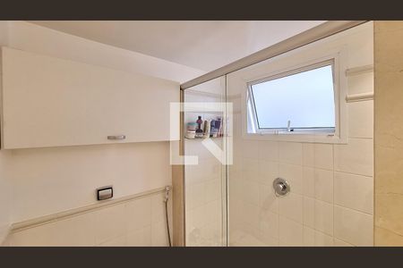 Apartamento à venda com 750m², 4 quartos e 10 vagas Apartamento à venda com 750m², 4 quartos e 10 vagasBanheiro da Suíte 1