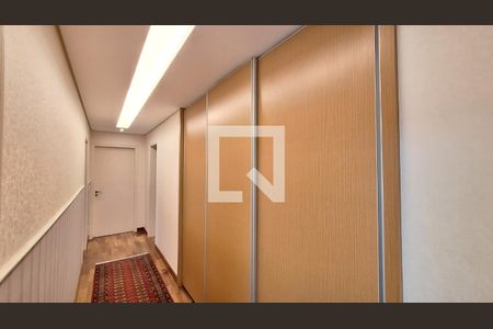 Apartamento à venda com 750m², 4 quartos e 10 vagas Apartamento à venda com 750m², 4 quartos e 10 vagasCorredor