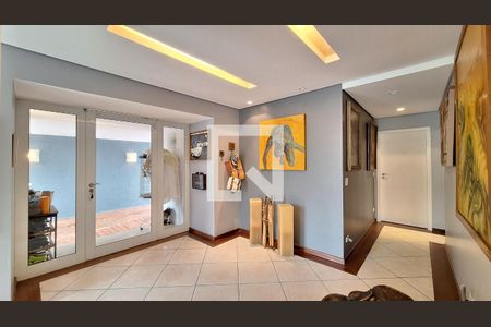 Apartamento à venda com 750m², 4 quartos e 10 vagas Apartamento à venda com 750m², 4 quartos e 10 vagasDetalhe