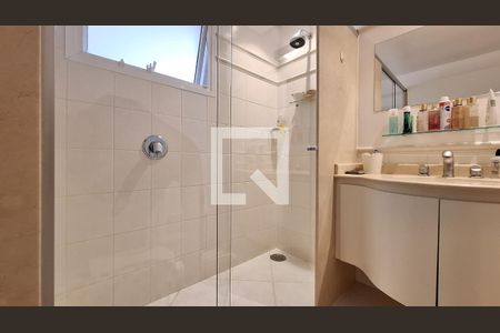 Apartamento à venda com 750m², 4 quartos e 10 vagas Apartamento à venda com 750m², 4 quartos e 10 vagasBanheiro da Suíte 1