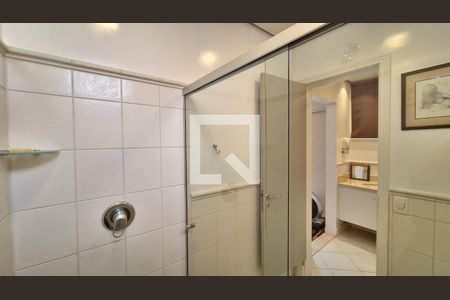 Apartamento à venda com 750m², 4 quartos e 10 vagas Apartamento à venda com 750m², 4 quartos e 10 vagasBanheiro da Suíte 3