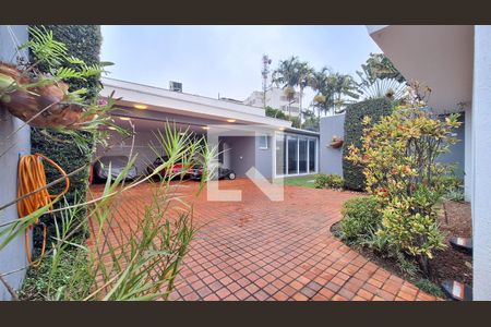 Apartamento à venda com 750m², 4 quartos e 10 vagas Apartamento à venda com 750m², 4 quartos e 10 vagasQuintal