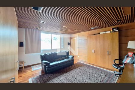 Apartamento à venda com 750m², 4 quartos e 10 vagas Apartamento à venda com 750m², 4 quartos e 10 vagasSala Cinema