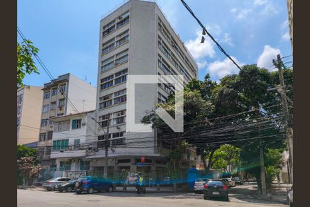 Apartamento para alugar com 65m², 2 quartos e sem vaga Apartamento para alugar com 65m², 2 quartos e sem vagaFachada e portaria