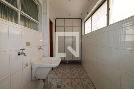 Apartamento à venda com 137m², 3 quartos e 1 vagaÁrea de Serviço