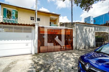Casa para alugar com 121m², 2 quartos e 1 vagaFachada