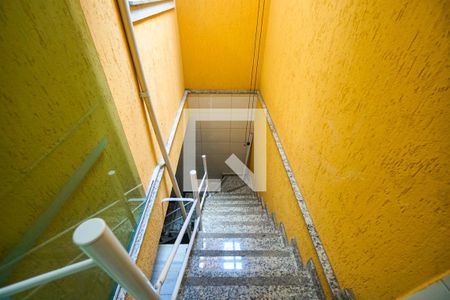 Casa para alugar com 121m², 2 quartos e 1 vagaEscada da área de serviço