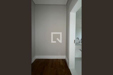 Casa de condomínio à venda com 556m², 4 quartos e 3 vagasCloset da suíte 3