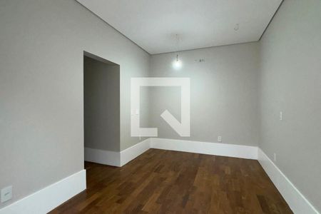 Casa de condomínio à venda com 556m², 4 quartos e 3 vagasSuíte 5