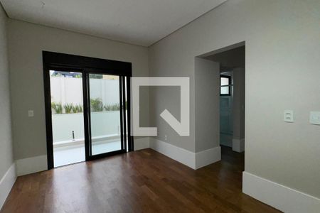 Casa de condomínio à venda com 556m², 4 quartos e 3 vagasSuíte 5