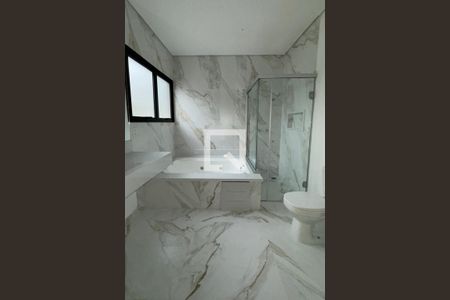 Casa de condomínio à venda com 556m², 4 quartos e 3 vagasBanheiro da Suíte 2