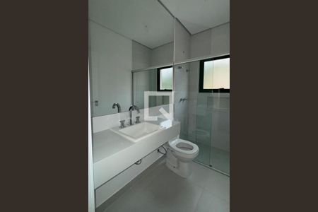 Casa de condomínio à venda com 556m², 4 quartos e 3 vagasBanheiro da Suíte 3