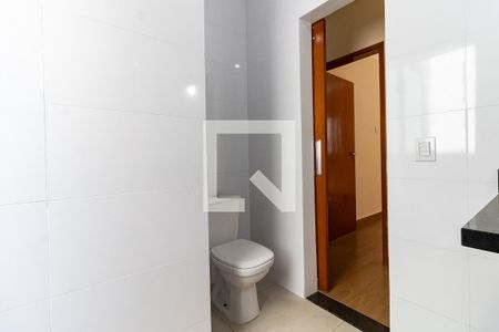 Casa à venda com 140m², 3 quartos e 2 vagas Casa à venda com 140m², 3 quartos e 2 vagasBanheiro Social