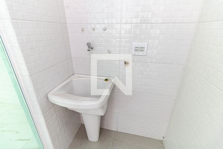 Casa à venda com 140m², 3 quartos e 2 vagas Casa à venda com 140m², 3 quartos e 2 vagasLavanderia