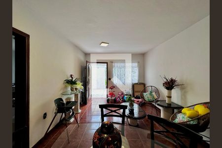 Casa à venda com 189m², 5 quartos e 2 vagas Casa à venda com 189m², 5 quartos e 2 vagasCasa 2