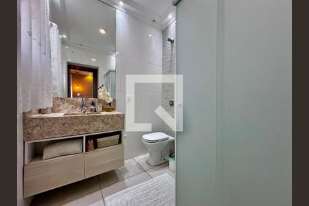 Casa à venda com 189m², 5 quartos e 2 vagas Casa à venda com 189m², 5 quartos e 2 vagasBanheiro Suíte