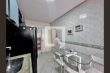 Casa à venda com 189m², 5 quartos e 2 vagas Casa à venda com 189m², 5 quartos e 2 vagasCozinha