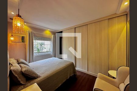 Casa à venda com 189m², 5 quartos e 2 vagas Casa à venda com 189m², 5 quartos e 2 vagasSuíte