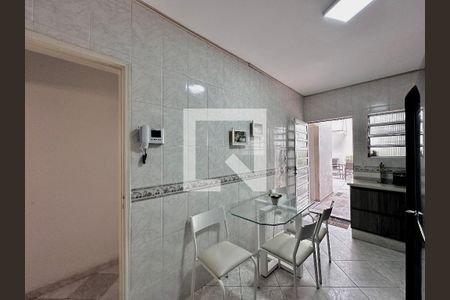 Casa à venda com 189m², 5 quartos e 2 vagas Casa à venda com 189m², 5 quartos e 2 vagasCozinha