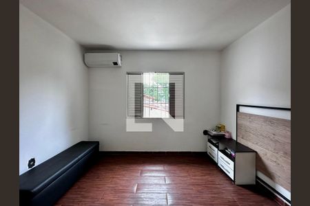 Casa à venda com 189m², 5 quartos e 2 vagas Casa à venda com 189m², 5 quartos e 2 vagasCasa 2