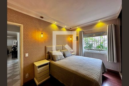 Casa à venda com 189m², 5 quartos e 2 vagas Casa à venda com 189m², 5 quartos e 2 vagasSuíte