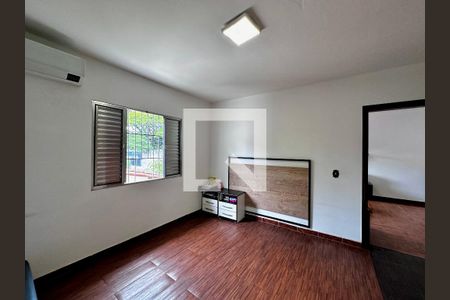 Casa à venda com 189m², 5 quartos e 2 vagas Casa à venda com 189m², 5 quartos e 2 vagasCasa 2