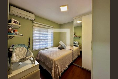 Casa à venda com 189m², 5 quartos e 2 vagas Casa à venda com 189m², 5 quartos e 2 vagasQuarto 2