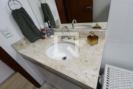 Apartamento à venda com 139m², 4 quartos e 2 vagasBanheiro Social - Pia