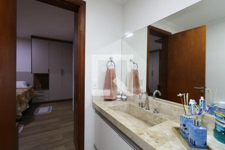 Apartamento à venda com 139m², 4 quartos e 2 vagasBanheiro da Suíte 2