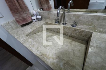 Apartamento à venda com 139m², 4 quartos e 2 vagasBanheiro da Suíte 2 - Pia