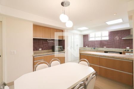 Apartamento para alugar com 249m², 4 quartos e 3 vagasCopa