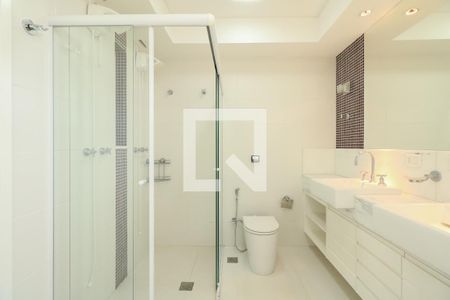 Apartamento para alugar com 249m², 4 quartos e 3 vagasBanheiro Suíte Master