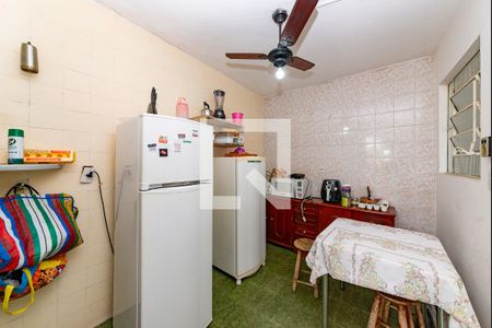 Casa à venda com 199m², 4 quartos e 2 vagas Casa à venda com 199m², 4 quartos e 2 vagasCozinha