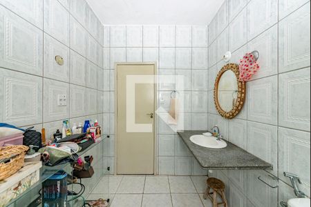 Casa à venda com 199m², 4 quartos e 2 vagas Casa à venda com 199m², 4 quartos e 2 vagasBanheiro Social