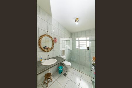 Casa à venda com 199m², 4 quartos e 2 vagas Casa à venda com 199m², 4 quartos e 2 vagasBanheiro Social