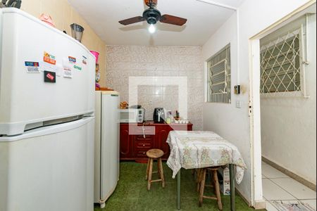 Casa à venda com 199m², 4 quartos e 2 vagas Casa à venda com 199m², 4 quartos e 2 vagasCozinha