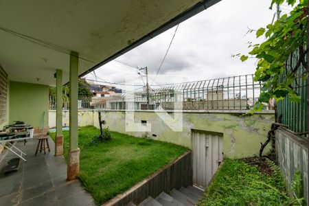 Casa à venda com 199m², 4 quartos e 2 vagas Casa à venda com 199m², 4 quartos e 2 vagasQuintal