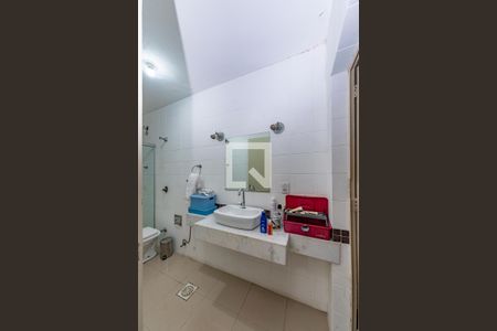 Casa à venda com 199m², 4 quartos e 2 vagas Casa à venda com 199m², 4 quartos e 2 vagasBanheiro da Suíte