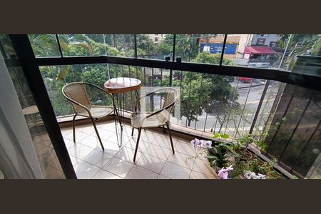 Apartamento à venda com 186m², 4 quartos e 3 vagas Apartamento à venda com 186m², 4 quartos e 3 vagasVaranda da Sala