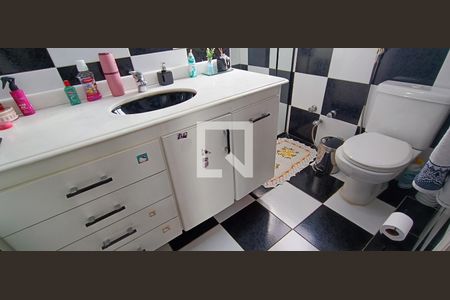 Apartamento à venda com 186m², 4 quartos e 3 vagas Apartamento à venda com 186m², 4 quartos e 3 vagasBanheiro da Suíte 2