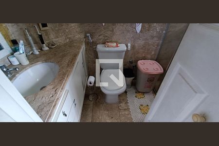 Apartamento à venda com 186m², 4 quartos e 3 vagas Apartamento à venda com 186m², 4 quartos e 3 vagasBanheiro da Suíte 1