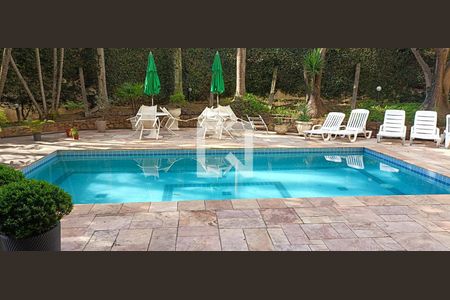 Apartamento à venda com 186m², 4 quartos e 3 vagas Apartamento à venda com 186m², 4 quartos e 3 vagasÁrea comum - Piscina